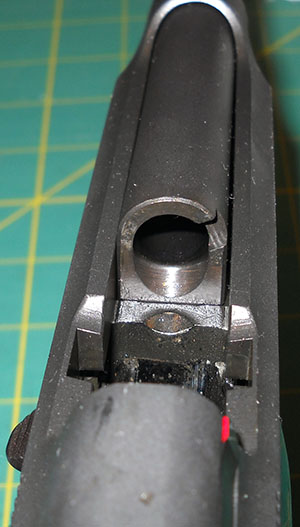 detail, Beretta 92S chamber